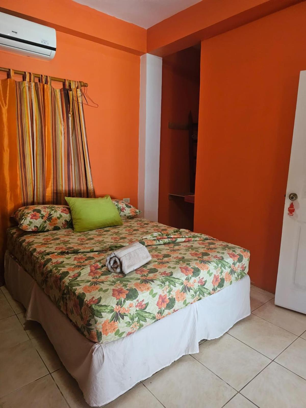 Fish Tobago Guesthouse Or Joy And Brandon Guesthouse Buccoo Rum bild