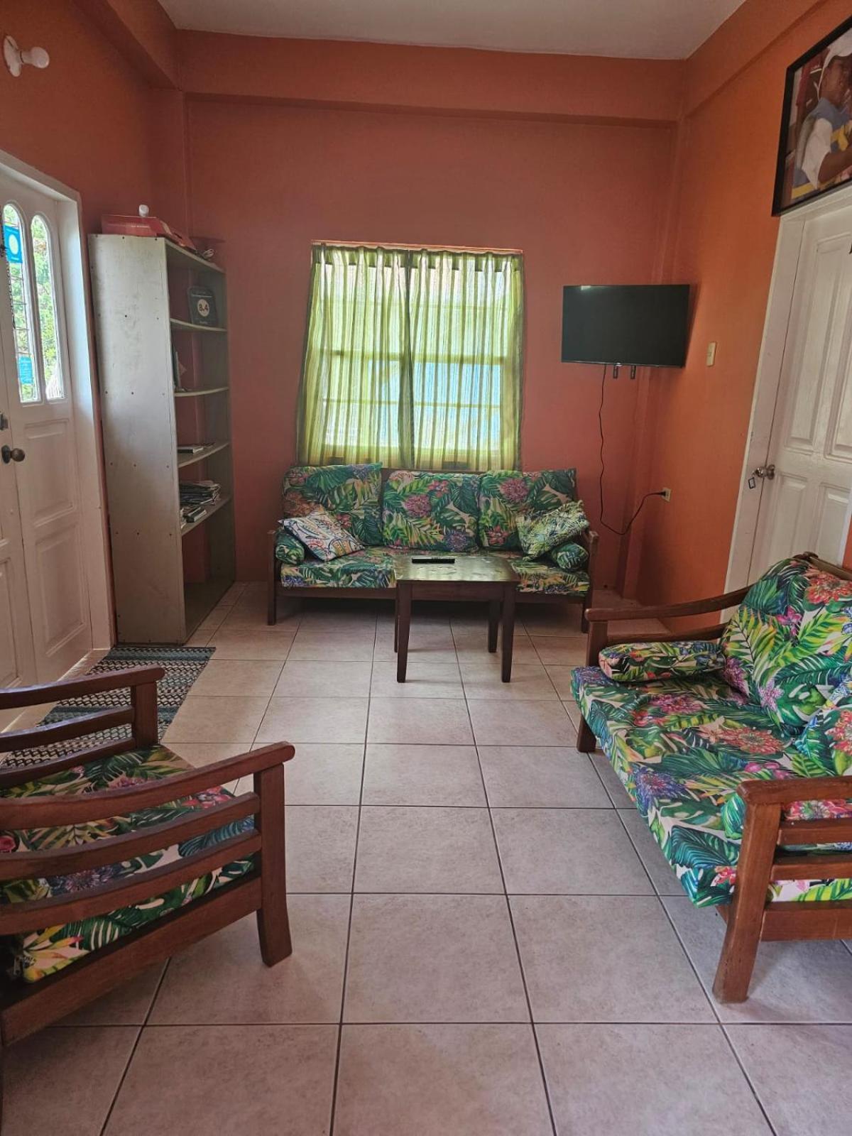 Fish Tobago Guesthouse Or Joy And Brandon Guesthouse Buccoo Rum bild