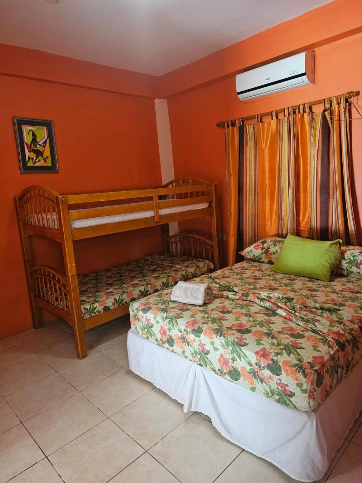 Fish Tobago Guesthouse Or Joy And Brandon Guesthouse Buccoo Rum bild